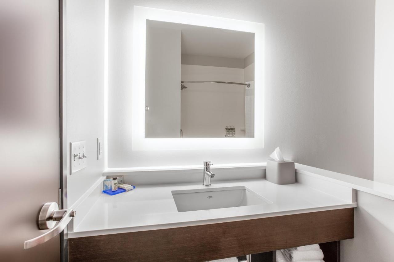 Holiday Inn Express & Suites - Ottawa By Ihg Zewnętrze zdjęcie